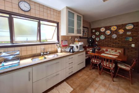 Casa de condomínio à venda com 227m², 4 quartos e 2 vagasCozinha