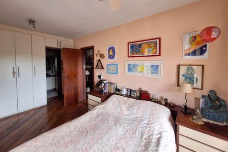 Casa de condomínio à venda com 227m², 4 quartos e 2 vagasSuíte 2