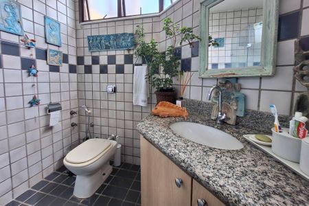 Casa de condomínio à venda com 227m², 4 quartos e 2 vagasBanheiro 1