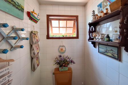 Casa de condomínio à venda com 227m², 4 quartos e 2 vagasBanheiro 2