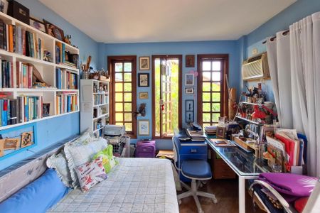 Casa de condomínio à venda com 227m², 4 quartos e 2 vagasQuarto 4