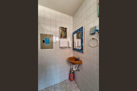 Casa de condomínio à venda com 227m², 4 quartos e 2 vagasBanheiro 2