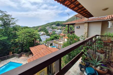 Casa de condomínio à venda com 227m², 4 quartos e 2 vagasSuíte 2