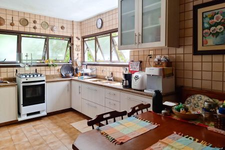 Casa de condomínio à venda com 227m², 4 quartos e 2 vagasCozinha