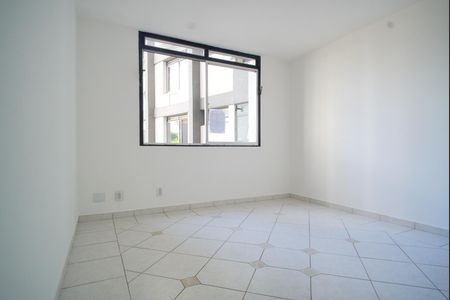 Apartamento para alugar com 72m², 2 quartos e 1 vagaSala