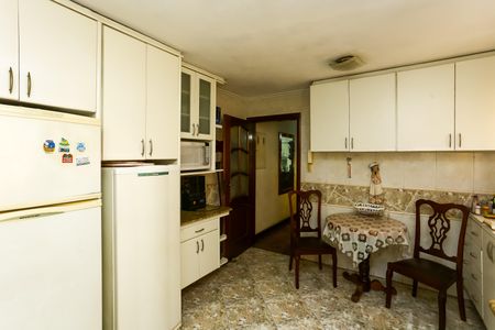 Casa à venda com 220m², 3 quartos e 2 vagas Casa à venda com 220m², 3 quartos e 2 vagasCozinha