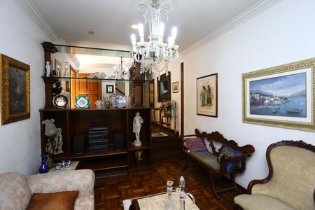 Casa à venda com 220m², 3 quartos e 2 vagas Casa à venda com 220m², 3 quartos e 2 vagasSala