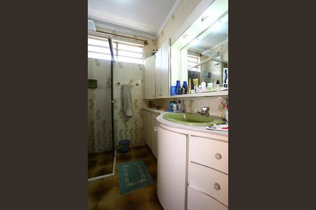 Casa à venda com 220m², 3 quartos e 2 vagas Casa à venda com 220m², 3 quartos e 2 vagasBanheiro