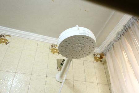 Casa à venda com 220m², 3 quartos e 2 vagas Casa à venda com 220m², 3 quartos e 2 vagasBanheiro da Suíte