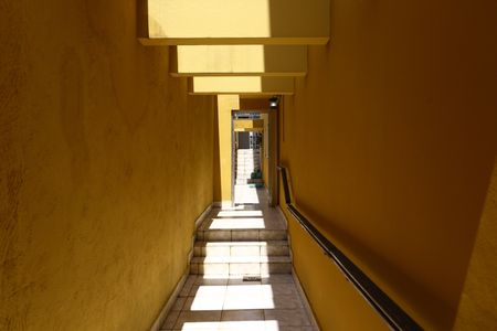 Casa à venda com 220m², 3 quartos e 2 vagas Casa à venda com 220m², 3 quartos e 2 vagasCorredor externo