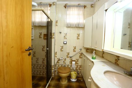 Casa à venda com 220m², 3 quartos e 2 vagas Casa à venda com 220m², 3 quartos e 2 vagasBanheiro da Suíte