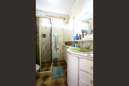 Casa à venda com 220m², 3 quartos e 2 vagas Casa à venda com 220m², 3 quartos e 2 vagasBanheiro