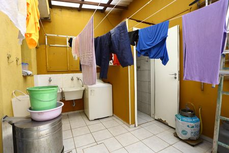 Casa à venda com 220m², 3 quartos e 2 vagas Casa à venda com 220m², 3 quartos e 2 vagasÁrea de Serviço