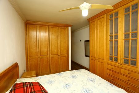 Casa à venda com 220m², 3 quartos e 2 vagas Casa à venda com 220m², 3 quartos e 2 vagasSuíte