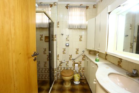 Casa à venda com 220m², 3 quartos e 2 vagas Casa à venda com 220m², 3 quartos e 2 vagasBanheiro da Suíte