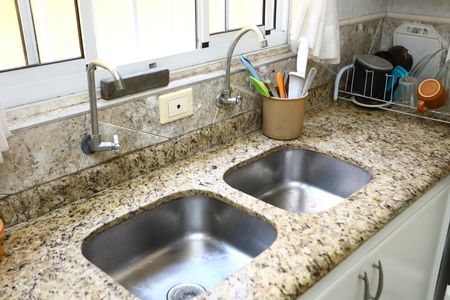 Casa à venda com 220m², 3 quartos e 2 vagas Casa à venda com 220m², 3 quartos e 2 vagasCozinha