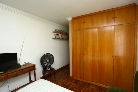 Casa à venda com 220m², 3 quartos e 2 vagas Casa à venda com 220m², 3 quartos e 2 vagasQuarto 2