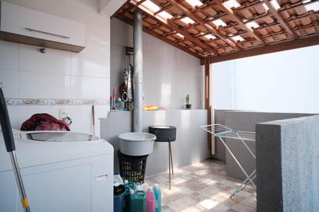 Casa à venda com 120m², 3 quartos e 4 vagasÁrea de Serviço