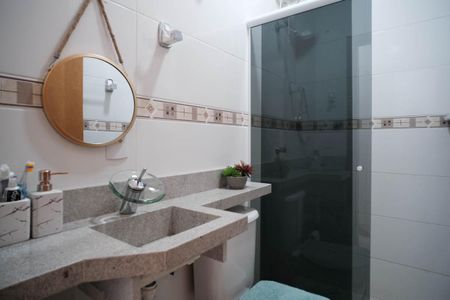 Casa à venda com 120m², 3 quartos e 4 vagasBanheiro Social