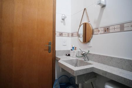 Casa à venda com 120m², 3 quartos e 4 vagasBanheiro Social