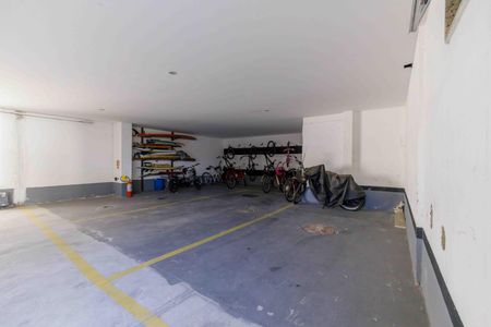 Apartamento à venda com 110m², 3 quartos e 2 vagas Apartamento à venda com 110m², 3 quartos e 2 vagasÁrea Comum Garagem