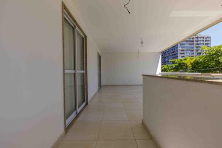 Apartamento à venda com 110m², 3 quartos e 2 vagas Apartamento à venda com 110m², 3 quartos e 2 vagasVaranda