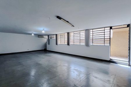 Casa à venda com 359m², 3 quartos e 5 vagas  Área comum Salão