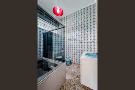 Casa à venda com 359m², 3 quartos e 5 vagasBanheiro da Suíte