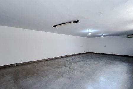 Casa à venda com 359m², 3 quartos e 5 vagas  Salão