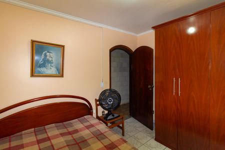 Casa de condomínio à venda com 225m², 4 quartos e 4 vagas Casa de condomínio à venda com 225m², 4 quartos e 4 vagasQuarto 1