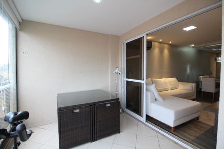 Apartamento à venda com 94m², 3 quartos e 1 vagaVaranda