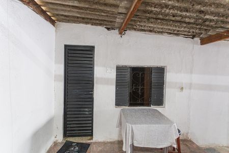 Casa à venda com 120m², 4 quartos e 2 vagasCasa de Fundos