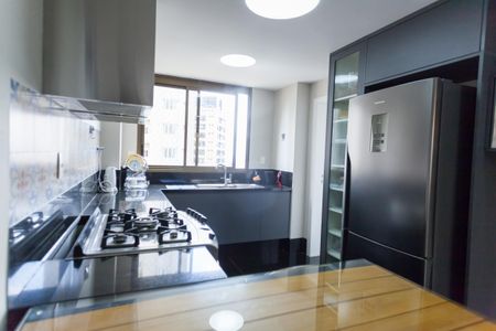 Apartamento à venda com 200m², 4 quartos e 4 vagas Apartamento à venda com 200m², 4 quartos e 4 vagasCozinha