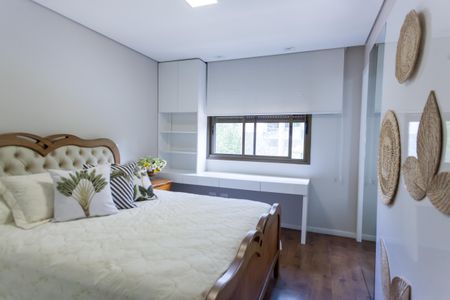Apartamento à venda com 200m², 4 quartos e 4 vagas Apartamento à venda com 200m², 4 quartos e 4 vagasSuíte 1