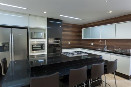 Apartamento à venda com 200m², 4 quartos e 4 vagas Apartamento à venda com 200m², 4 quartos e 4 vagasÁrea comum - Espaço Gourmet