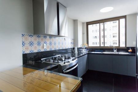 Apartamento à venda com 200m², 4 quartos e 4 vagas Apartamento à venda com 200m², 4 quartos e 4 vagasCozinha