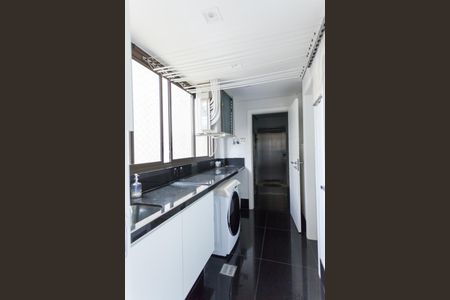 Apartamento à venda com 200m², 4 quartos e 4 vagas Apartamento à venda com 200m², 4 quartos e 4 vagasÁrea de Serviço