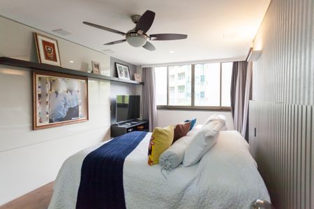 Apartamento à venda com 200m², 4 quartos e 4 vagas Apartamento à venda com 200m², 4 quartos e 4 vagasSuíte 2