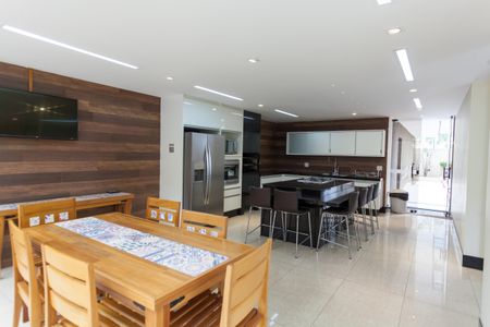 Apartamento à venda com 200m², 4 quartos e 4 vagas Apartamento à venda com 200m², 4 quartos e 4 vagasÁrea comum - Espaço Gourmet