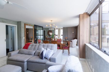 Apartamento à venda com 200m², 4 quartos e 4 vagas Apartamento à venda com 200m², 4 quartos e 4 vagasSala