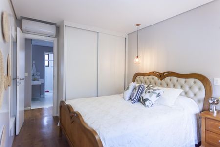 Apartamento à venda com 200m², 4 quartos e 4 vagas Apartamento à venda com 200m², 4 quartos e 4 vagasSuíte 1