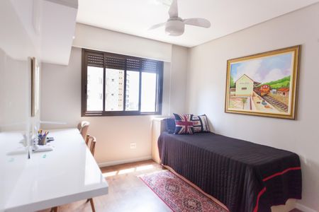 Apartamento à venda com 200m², 4 quartos e 4 vagas Apartamento à venda com 200m², 4 quartos e 4 vagasQuarto 1