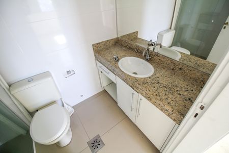 Apartamento para alugar com 122m², 3 quartos e 1 vaga Apartamento para alugar com 122m², 3 quartos e 1 vagaBanheiro Social