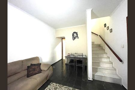 Casa à venda com 110m², 3 quartos e sem vaga Casa à venda com 110m², 3 quartos e sem vagaSala