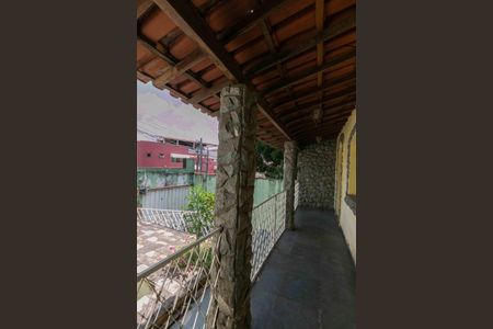 Casa à venda com 300m², 3 quartos e 3 vagas Casa à venda com 300m², 3 quartos e 3 vagasVaranda