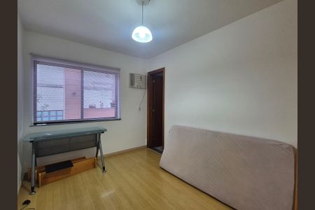 Apartamento à venda com 187m², 3 quartos e 3 vagas Apartamento à venda com 187m², 3 quartos e 3 vagasSuíte
