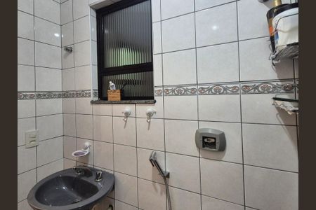 Apartamento à venda com 187m², 3 quartos e 3 vagas Apartamento à venda com 187m², 3 quartos e 3 vagasBanheiro da Suíte 2