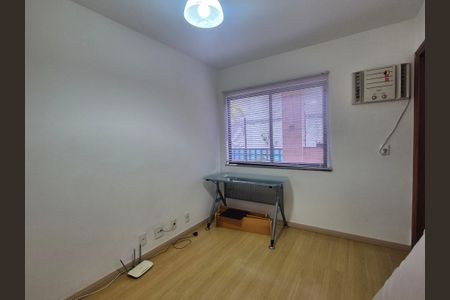 Apartamento à venda com 187m², 3 quartos e 3 vagas Apartamento à venda com 187m², 3 quartos e 3 vagasSuíte