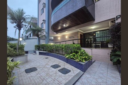 Apartamento à venda com 187m², 3 quartos e 3 vagas Apartamento à venda com 187m², 3 quartos e 3 vagasEntrada