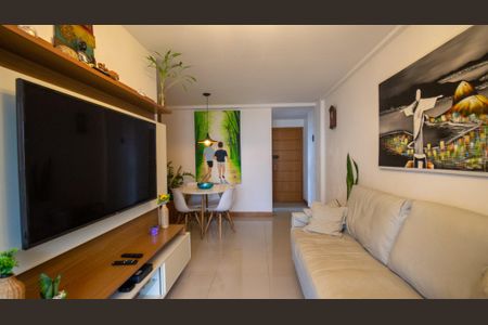 Apartamento à venda com 100m², 3 quartos e 1 vaga Apartamento à venda com 100m², 3 quartos e 1 vagaSala
